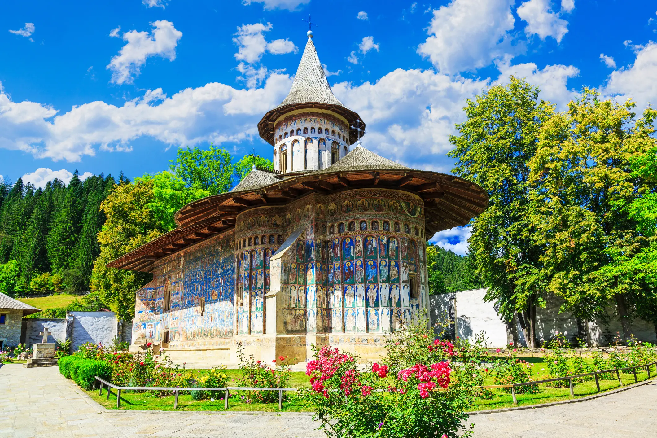 things that surprise Americans in Romania - Romanian Churches