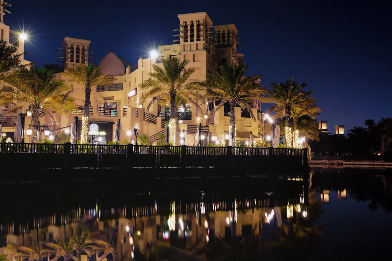 The Ultimate Dubai Bucket List for Everyone What to do in Dubai - top 100 Dubai attractions Madinat Jumeirah