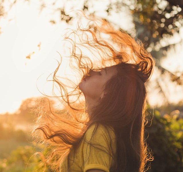 Stop Carrying These 7 Things Into 2026 (Your Brain Will Thank You)