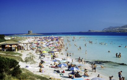 They’re Fining Tourists for Using Towels on This Italian Beach – And the Scientific Reason Will Shock You