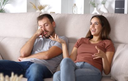 7 Invisible Habits That Make People Tune You Out Faster Than You Think