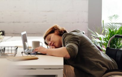 The 3 PM Crash: Why Your Morning Momentum Suddenly Vanishes And the Secret to Keeping It (Read This Before Monday)