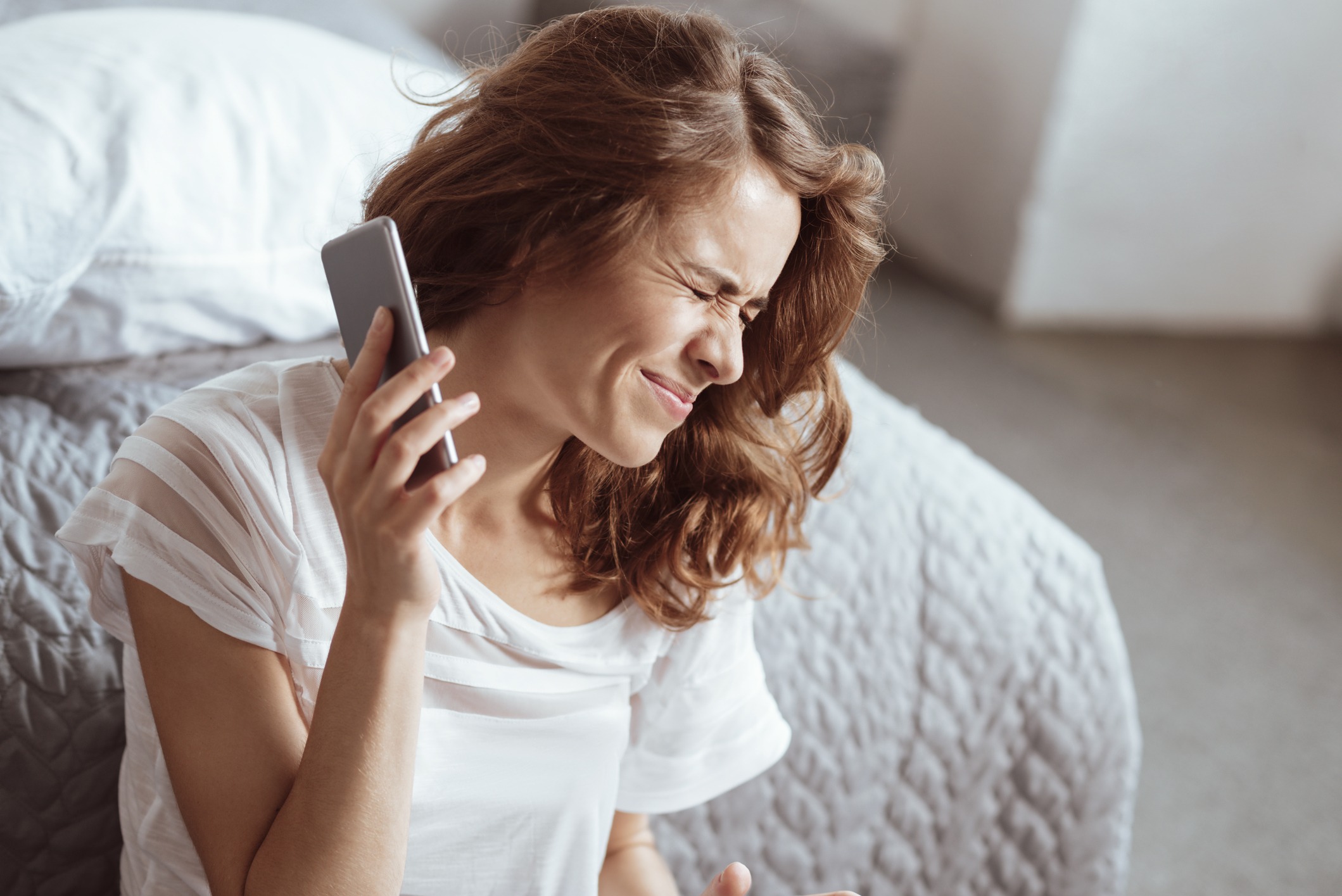 is it rude to eat on the phone - annoying phone call habits