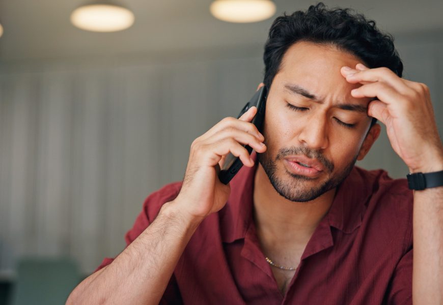 The Small Phone Habit That Instantly Irritates People (And You May Not Notice It)