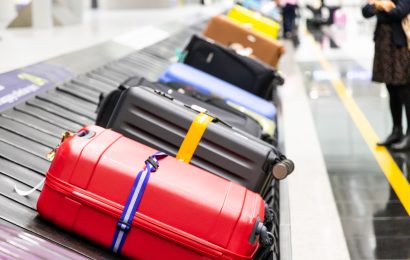 He Was Waiting for His Suitcase — Then This Started Happening Instead, Painfully Slowly (This Is Every Traveler’s Worst Kind of Embarrassment) He Was Waiting for His Suitcase — Then This Started Happening Instead, Painfully Slowly (This Is Every Traveler’s Worst Kind of Embarrassment)