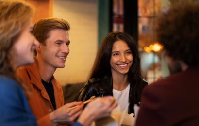 How to Start a Conversation and Keep It Going: 10 Smart Ways That Work