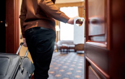 What to Check When Entering a Hotel Room: The 5-Second Phone Habit That Could Save Your Life What to Check When Entering a Hotel Room: The 5-Second Phone Habit That Could Save Your Life