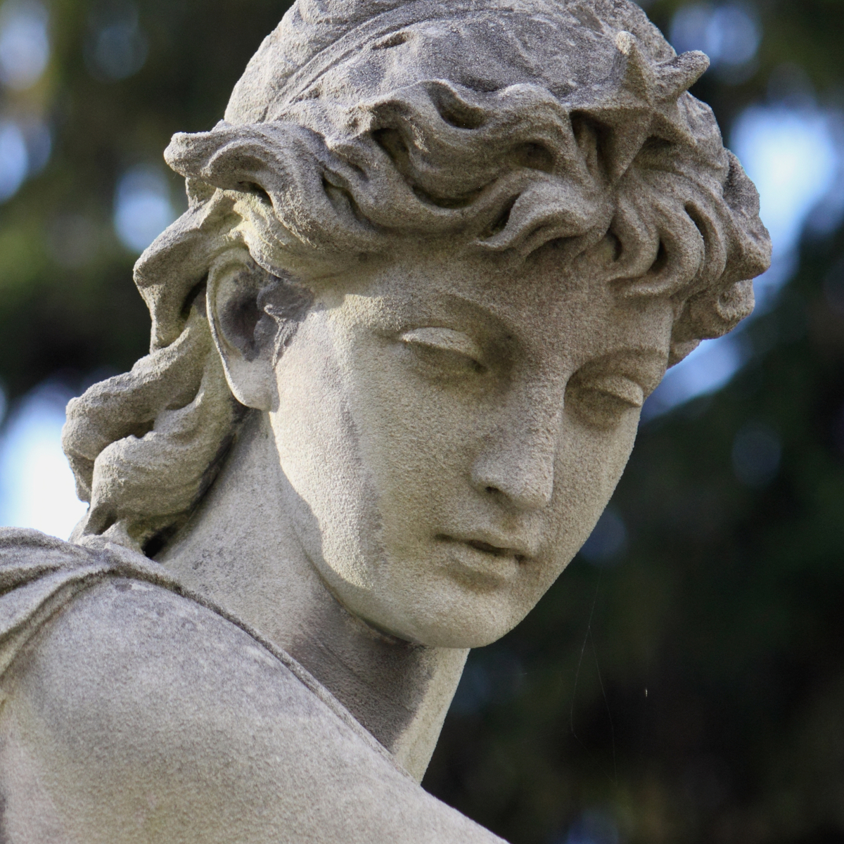 Greek goddess statue representing love, beauty, mythology, and ancient Greek wisdom