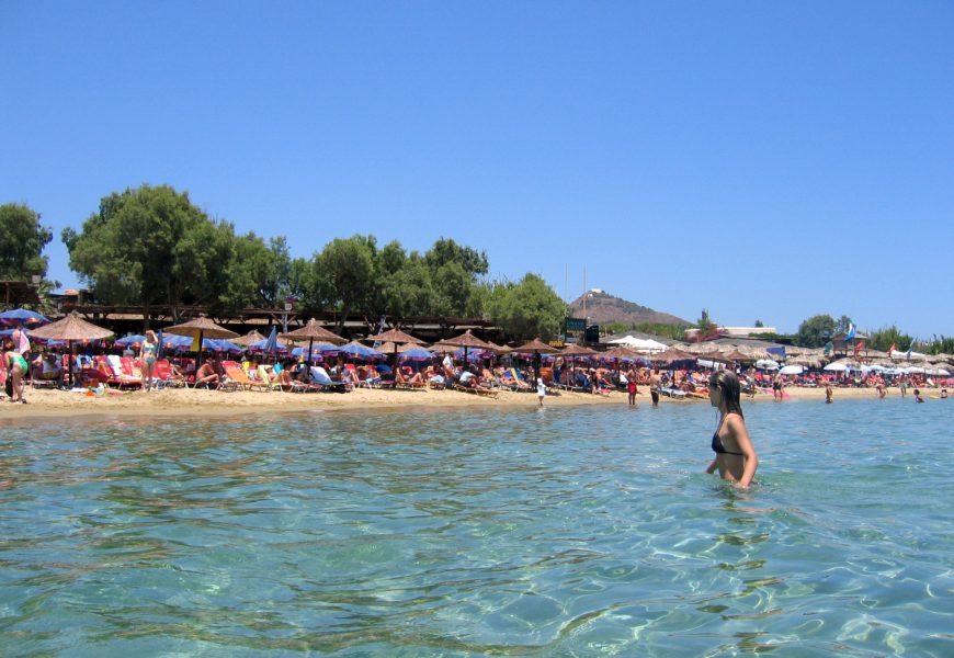 Did This Greek Waiter Take Luxury Service Too Far? The Viral Beach Video Sparking an Uproar in Greece and Beyond Did This Greek Waiter Take Luxury Service Too Far? The Viral Beach Video Sparking an Uproar in Greece and Beyond