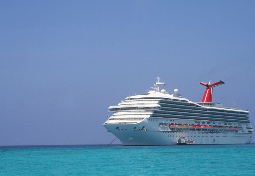 She Saw Another Passenger Do Something Disgusting in a Cruise Ship Restaurant. She Refused to Let It Go – Then the Captain Got Involved and the Cruise Line Responded Publicly She Saw Another Passenger Do Something Disgusting in a Cruise Ship Restaurant. She Refused to Let It Go – Then the Captain Got Involved and the Cruise Line Responded Publicly