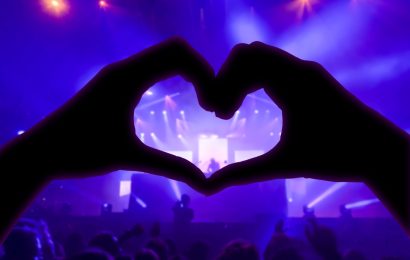 300 Music Trivia Questions and Answers About Famous Songs – Easy to Hard (You’ll Love This Trivia)