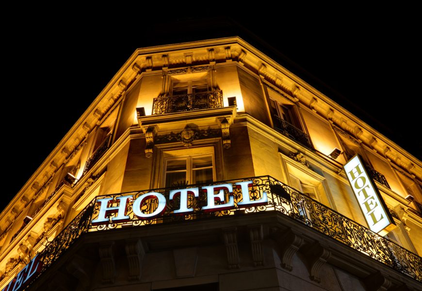 Hotel Staff Saw What Guests Did Before Check-Out. They Stepped In – Then It Made the Evening News. But These Other Cases Are Even Worse! Hotel Staff Saw What Guests Did Before Check-Out. They Stepped In – Then It Made the Evening News. But These Other Cases Are Even Worse!