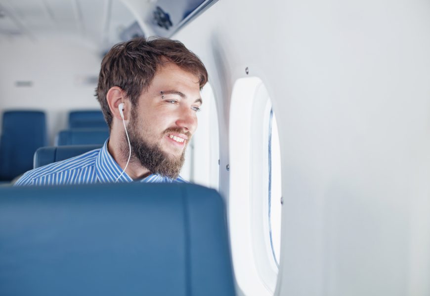 A Passenger Asked the Man Beside Him to Change One Small Habit. The Video Now Has 15 Million Views – and People Can’t Agree Who Was Ruder A Passenger Asked the Man Beside Him to Change One Small Habit. The Video Now Has 15 Million Views – and People Can’t Agree Who Was Ruder