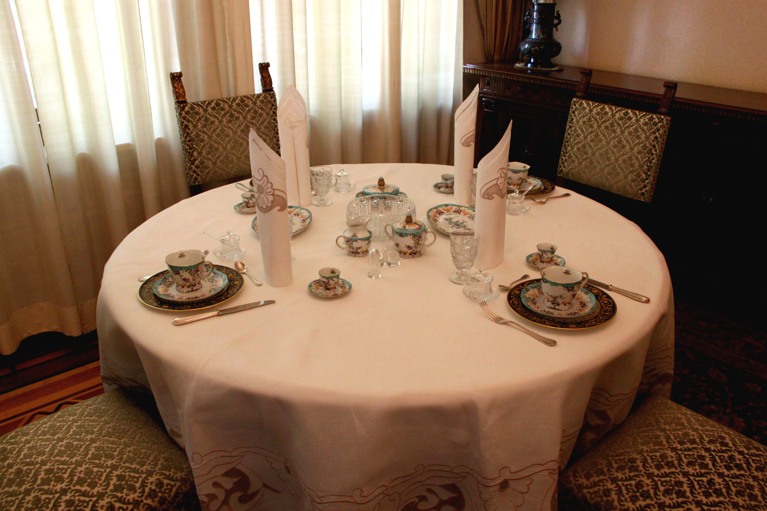 The actual dining table they used - Ceaușescu Mansion