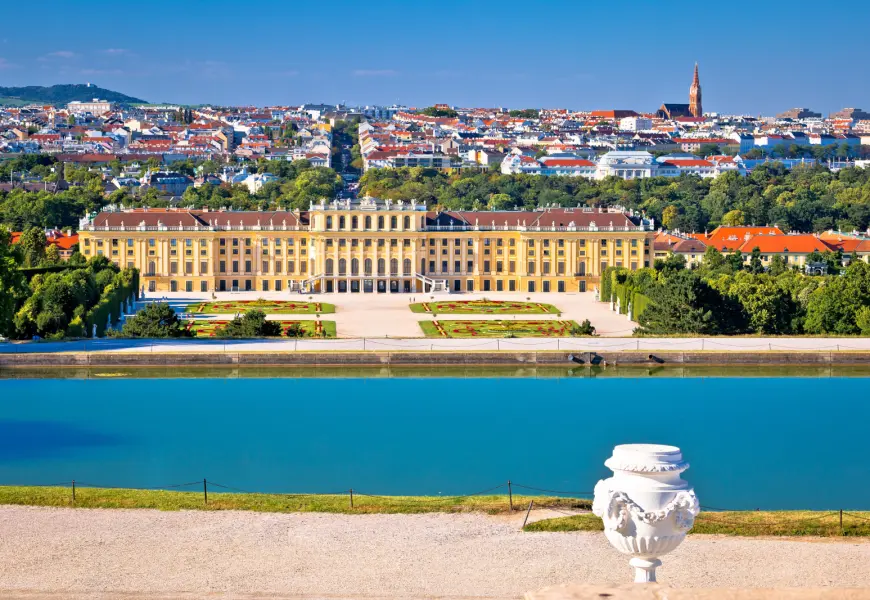 Best Time to Visit Vienna: Weather, Crowds, Christmas Markets, and the Cheapest Months