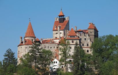 Visiting Bran Castle in Romania: What It’s Really Like Inside Dracula’s Castle Visiting Bran Castle in Romania: What It’s Really Like Inside Dracula’s Castle